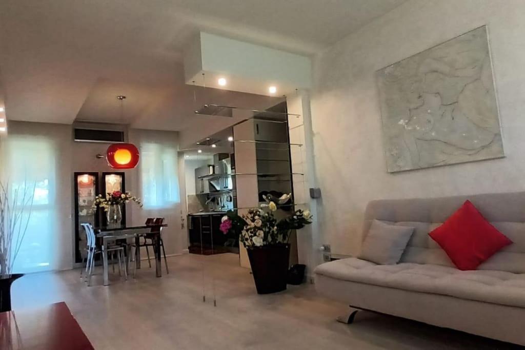 Appartamento Incantevole Con Parcheggio Gratuito Florença Exterior foto